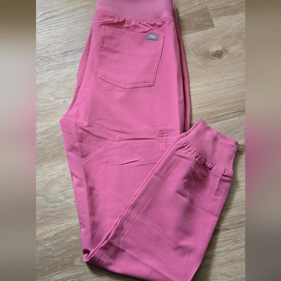 Figs Limited Edition Scrub Set - Picture 5 of 8